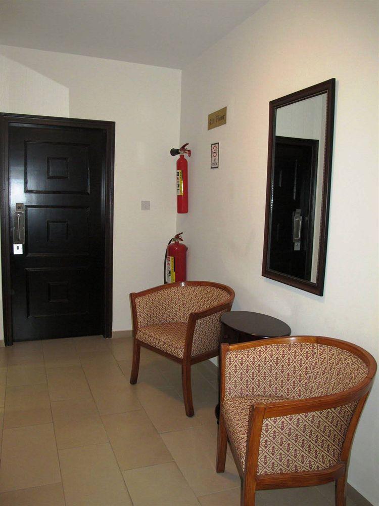 Eleonora Hotel Apartments ลาร์นาคา ภายนอก รูปภาพ
