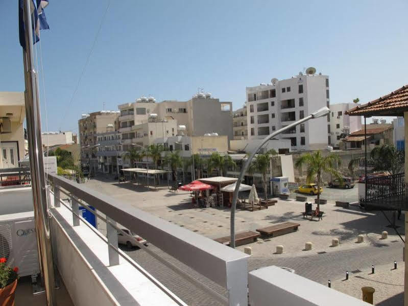 Eleonora Hotel Apartments ลาร์นาคา ภายนอก รูปภาพ