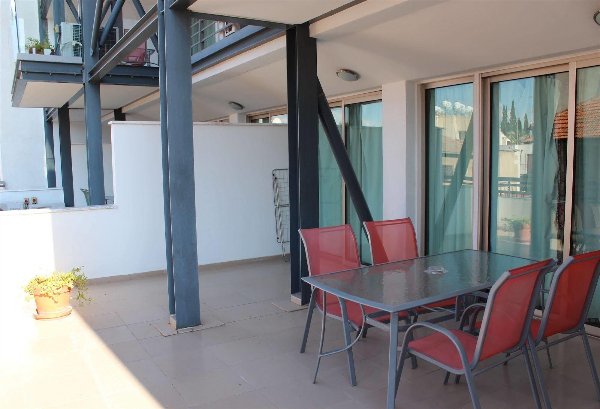 Eleonora Hotel Apartments ลาร์นาคา ภายนอก รูปภาพ
